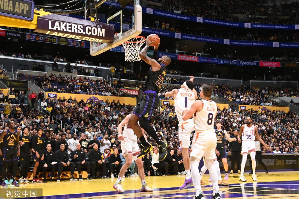 凭借一系列 凭借一系列