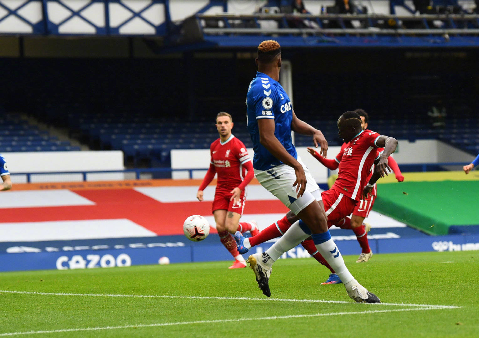 更衣室中深 更衣室中深